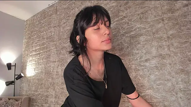 Snapshot of tamara_aluna chatting on 03/06/25, 12:41 tamara aluna online show from 03/06/25, 12:41
