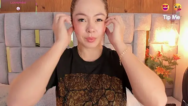 Saori newman online show from 01/25/25, 12:16