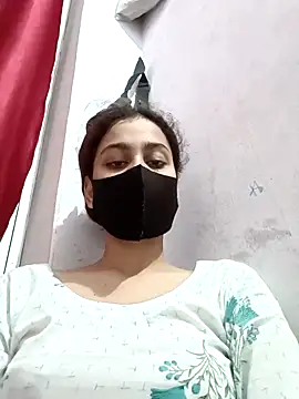 magicmoment00786 online show from 10/20/25, 12:38