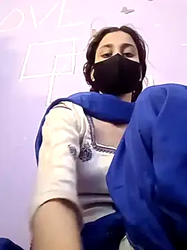 magicmoment00786 online show from 11/04/25, 05:01