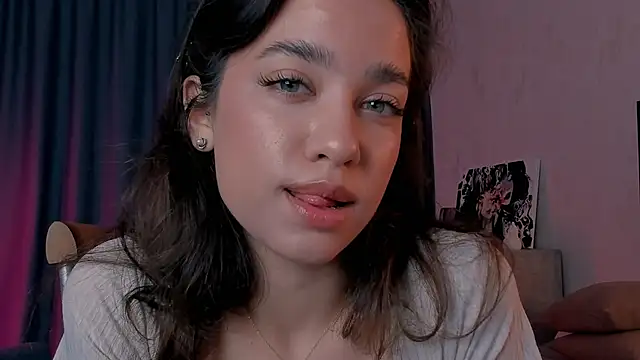 EmeliaReaper online show from 10/14/25, 08:31