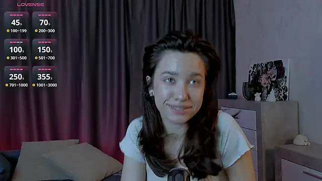 EmeliaReaper online show from 10/30/25, 07:36