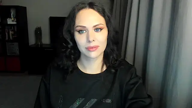 Snapshot of MollyCheiz chatting on 12/14/24, 11:45 MollyCheiz online show from 12/14/24, 11:45