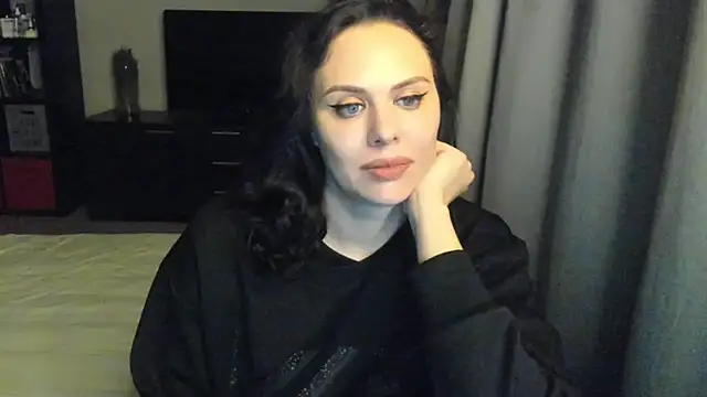 Snapshot of MollyCheiz chatting on 02/06/25, 12:54 MollyCheiz online show from 02/06/25, 12:54