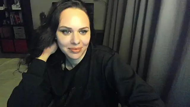 Snapshot of MollyCheiz chatting on 02/07/25, 11:34 MollyCheiz online show from 02/07/25, 11:34