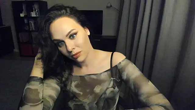 Snapshot of MollyCheiz chatting on 03/04/25, 08:38 MollyCheiz online show from 03/04/25, 08:38