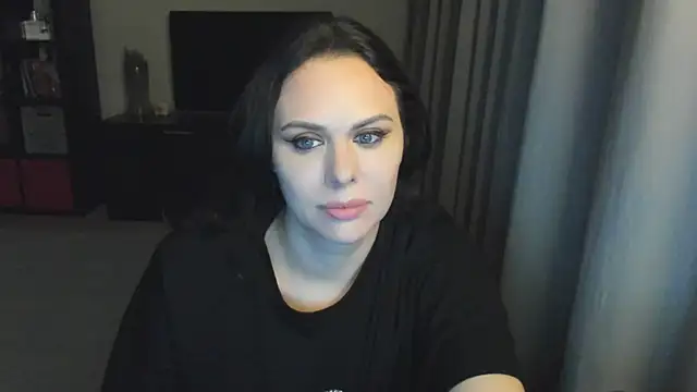 Snapshot of MollyCheiz chatting on 09/17/25, 10:11 MollyCheiz online show from 09/17/25, 10:11