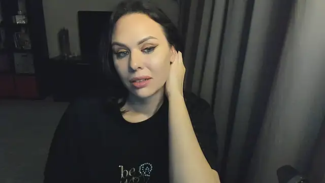 Snapshot of MollyCheiz chatting on 09/25/25, 10:57 MollyCheiz online show from 09/25/25, 10:57