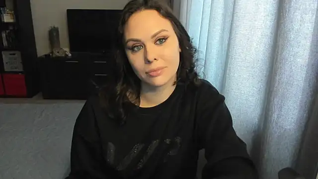 Snapshot of MollyCheiz chatting on 10/19/25, 09:10 MollyCheiz online show from 10/19/25, 09:10