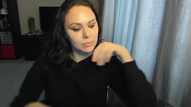 Snapshot of MollyCheiz chatting on 10/21/25, 11:00 MollyCheiz online show from 10/21/25, 11:00