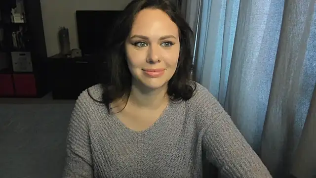 Snapshot of MollyCheiz chatting on 10/25/25, 10:45 MollyCheiz online show from 10/25/25, 10:45