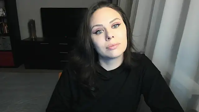 Snapshot of MollyCheiz chatting on 11/17/25, 04:24 MollyCheiz online show from 11/17/25, 04:24