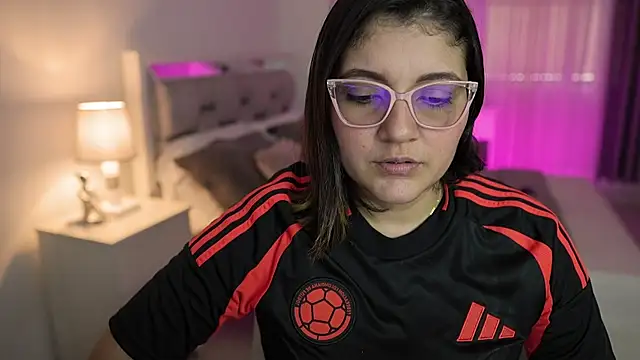 Camilaa bueno online show from 12/21/24, 08:54