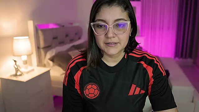 Camilaa bueno online show from 12/22/24, 03:11