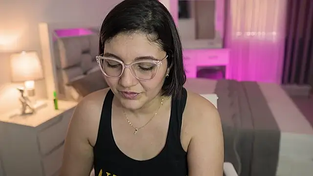 Camilaa bueno online show from 01/01/25, 08:58