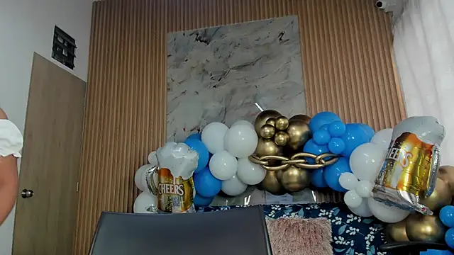 Any topless online show from 10/01/25, 11:05