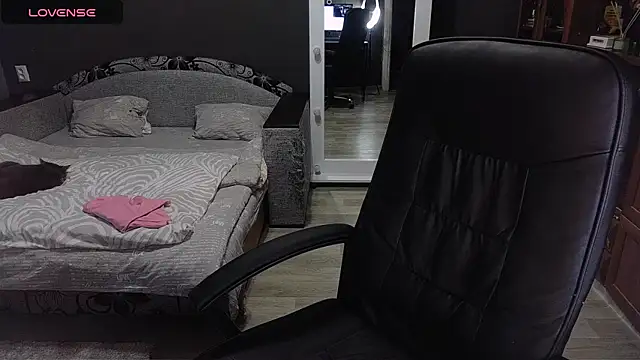 Aria Dl online show from 11/08/25, 11:54