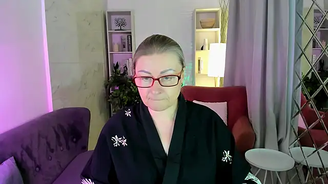 AlexandraKind online show from 11/11/25, 08:31