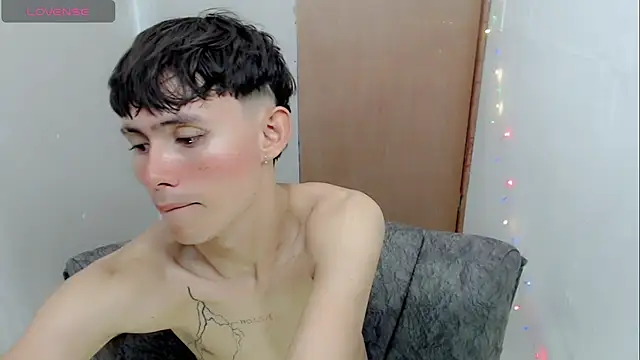 Snapshot of tanjiro_cute chatting on 01/01/25, 07:30 tanjiro cute online show from 01/01/25, 07:30