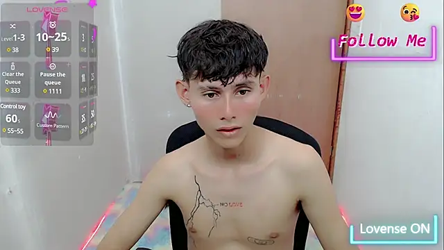 Snapshot of tanjiro_cute chatting on 01/14/25, 10:27 tanjiro cute online show from 01/14/25, 10:27