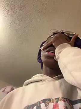 Snapshot of GoddessxDutchessx chatting on 01/29/25, 01:05 GoddessxDutchessx online show from 01/29/25, 01:05