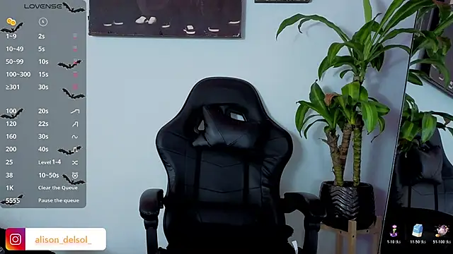 Alisson Wynter online show from 11/09/25, 04:11