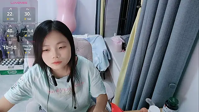 Snapshot of Lena-yyds chatting on 10/11/25, 03:10 Lena-yyds online show from 10/11/25, 03:10