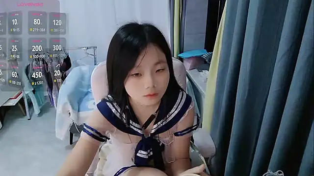 Snapshot of Lena-yyds chatting on 10/23/25, 06:39 Lena-yyds online show from 10/23/25, 06:39