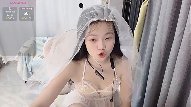 Snapshot of Lena-yyds chatting on 11/06/25, 05:03 Lena-yyds online show from 11/06/25, 05:03