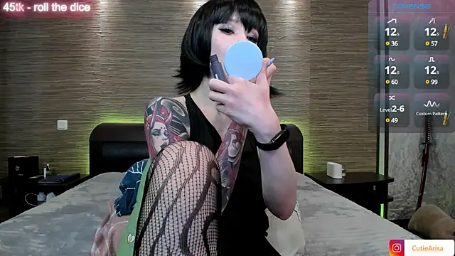 Snapshot of Lust_One_ chatting on 01/23/25, 06:24 Lust One online show from 01/23/25, 06:24