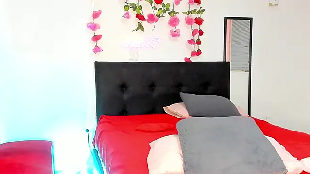 Snapshot of AlanaParker6_ chatting on 02/08/25, 01:33 AlanaParker6 online show from 02/08/25, 01:33