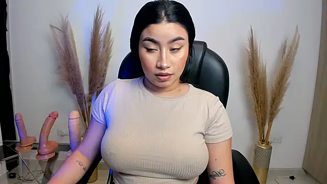 Snapshot of leylaclintonxx chatting on 01/28/25, 06:38 leylaclintonxx online show from 01/28/25, 06:38