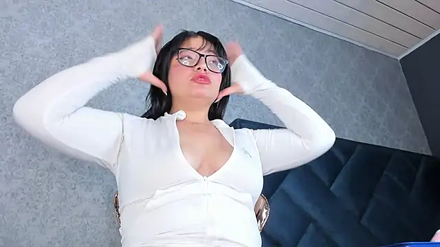 melody hanks online show from 11/17/25, 07:19