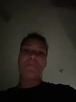 Snapshot of Annebull_ chatting on 12/30/24, 01:26 Annebull online show from 12/30/24, 01:26