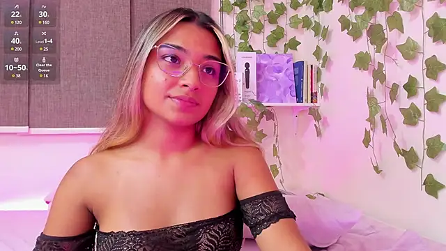 Snapshot of Annebull_ chatting on 02/19/25, 12:14 Annebull online show from 02/19/25, 12:14