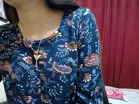 Snapshot of taisina chatting on 02/15/25, 03:20 taisina online show from 02/15/25, 03:20