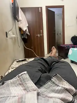 Snapshot of aprivateguy chatting on 03/05/25, 03:18 aprivateguy online show from 03/05/25, 03:18