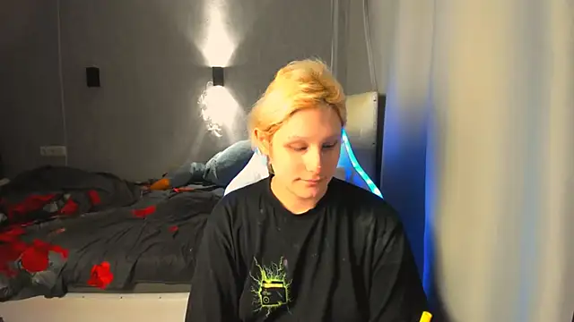 Kleo Godde online show from 10/22/25, 11:04