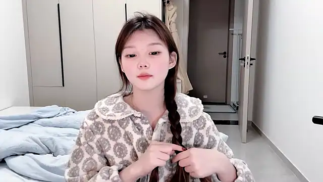 yangyang-1115 online show from 10/27/25, 12:53