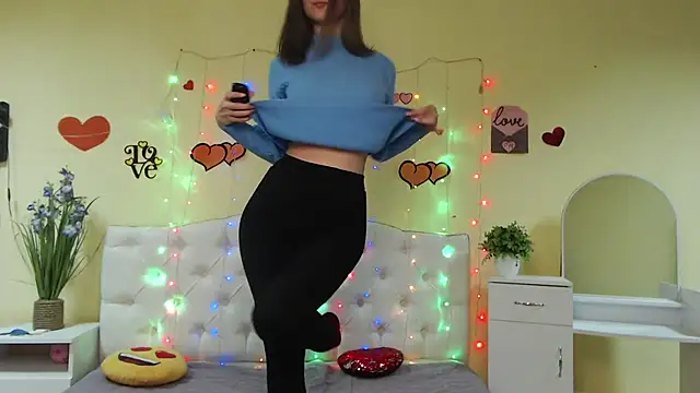 MichelLeee online show from 02/17/25, 12:16