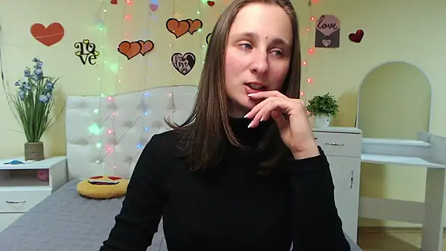 MichelLeee online show from 02/18/25, 03:43