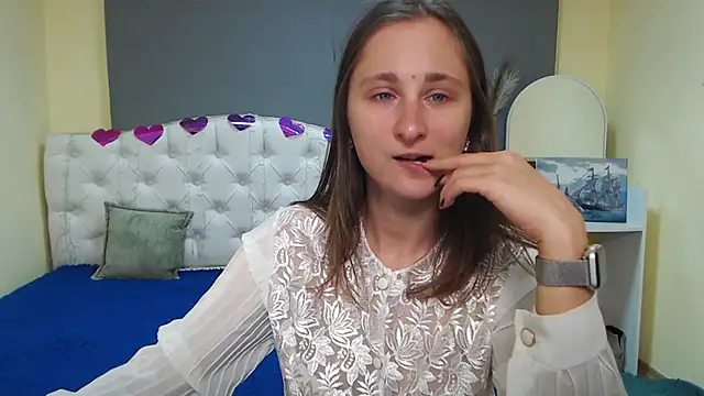 MichelLeee online show from 10/08/25, 11:19