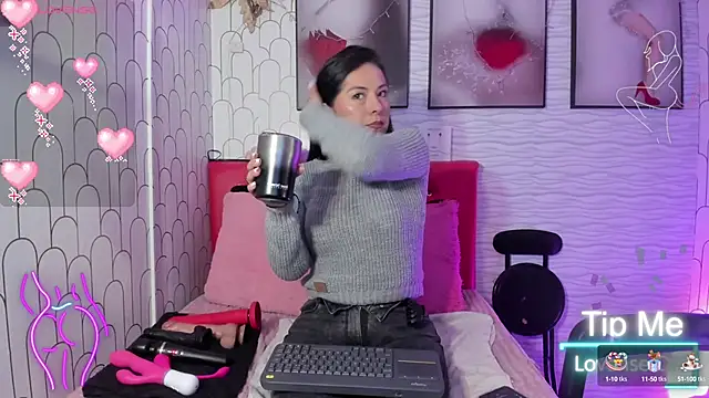 Snapshot of Ella_Rousse chatting on 03/07/25, 12:01 Ella Rousse online show from 03/07/25, 12:01