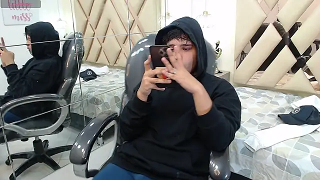 AndrewPherson online show from 01/08/25, 04:22