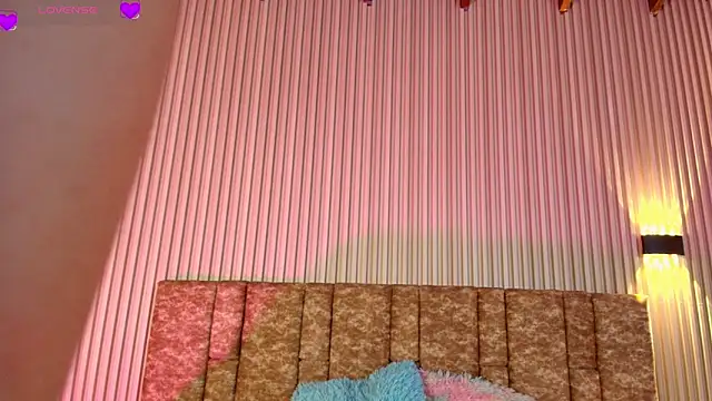 tiffany johnson11 online show from 10/21/25, 07:47