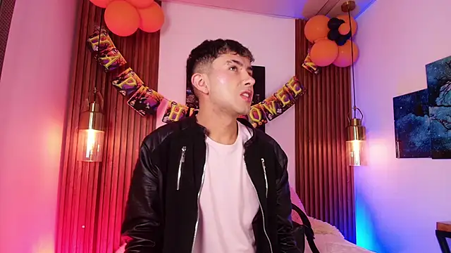 Noah Xitruxx online show from 10/26/25, 02:39