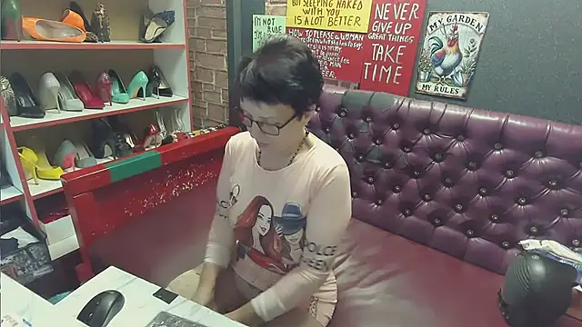 Snapshot of Lily4yourfun chatting on 01/04/25, 07:03 Lily4yourfun online show from 01/04/25, 07:03