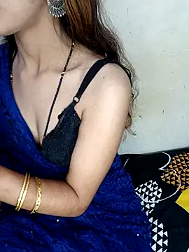 xpihu online show from 10/18/25, 06:19