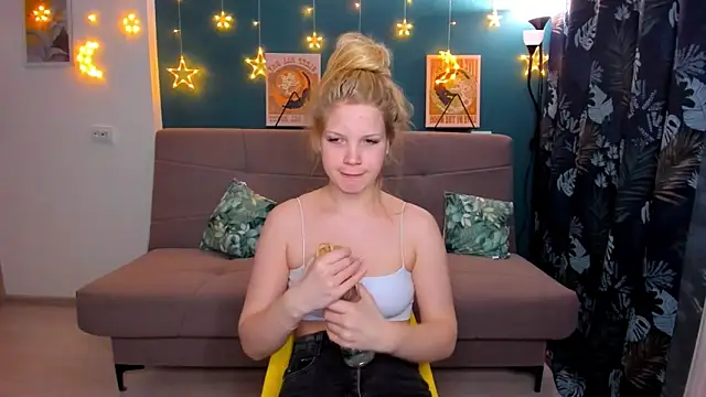 Xloe Queen online show from 02/02/25, 02:34