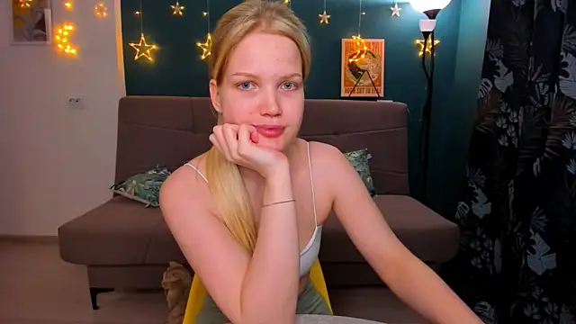 Xloe Queen online show from 02/09/25, 03:23